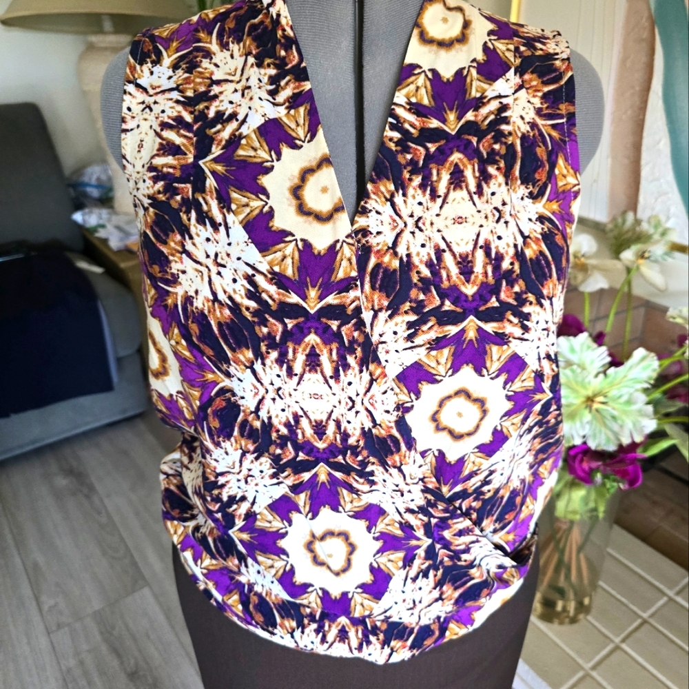 Blouse top by Ellen Tracy  EUC